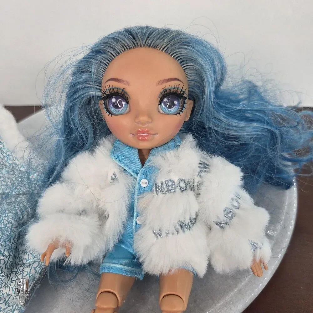 Rainbow High Skyler Blue Doll Blue Hair Pajamas Robe Slippers Faux Fur Coat